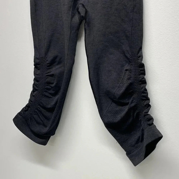 Lululemon Seamless In The Flow Crop Cropped Leggings Tights Pants Gray Size 2 - Picture 4 of 9